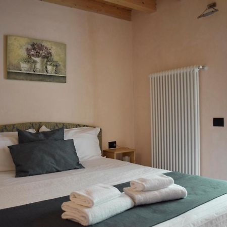 La Tana Del Tasso Rooms&Breakfast Camerata Cornello Exterior foto