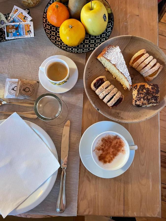 La Tana Del Tasso Rooms&Breakfast Camerata Cornello Exterior foto