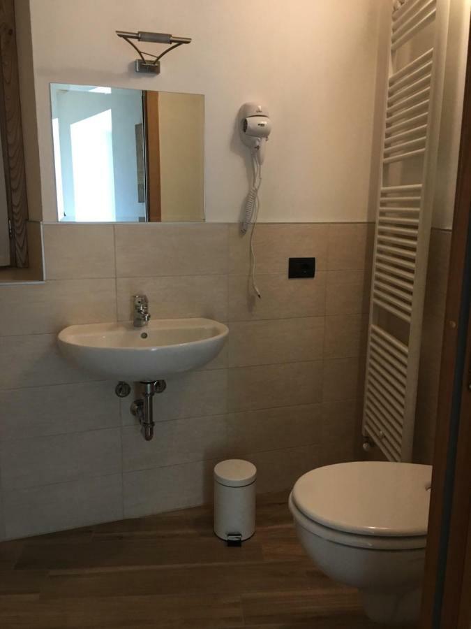 La Tana Del Tasso Rooms&Breakfast Camerata Cornello Exterior foto